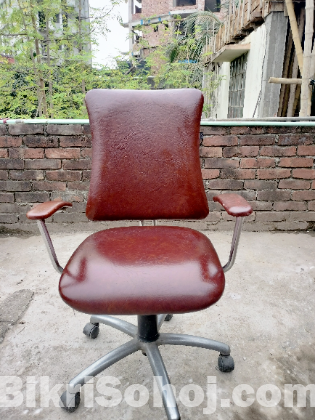 OTOBI office chair